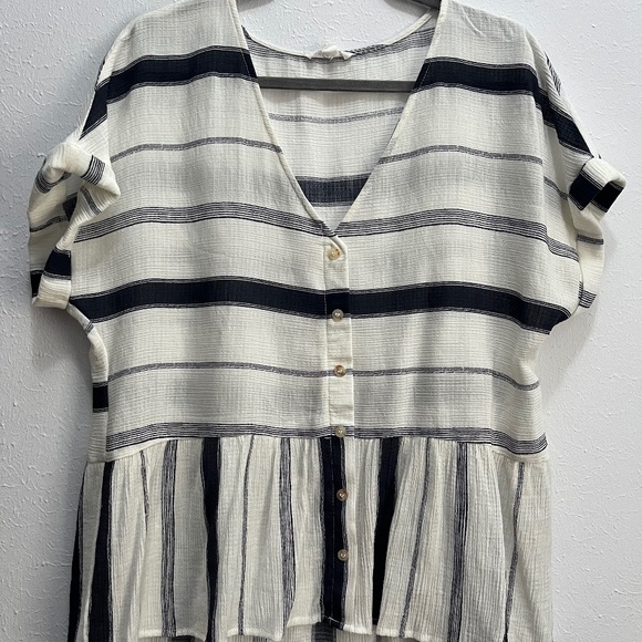 Blu Pepper White Blue Striped top L - Picture 1 of 4